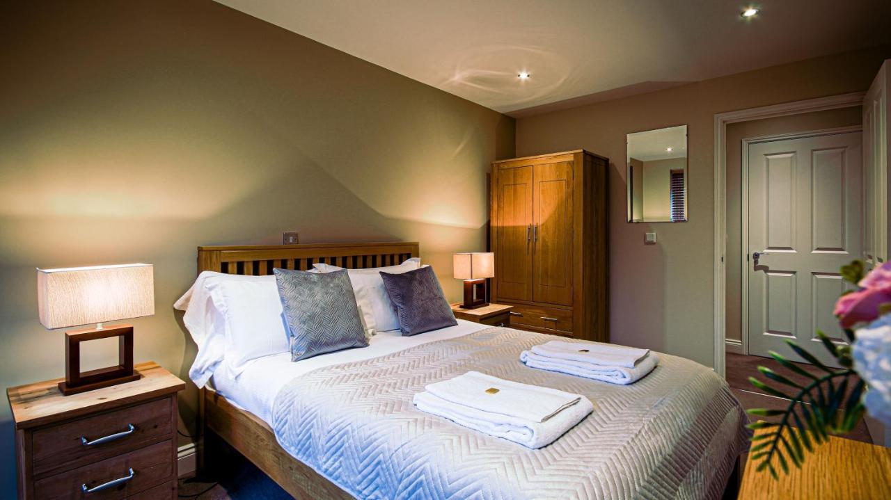 Superb City Center 1 Or 2 Bedroom Apts King Bed Саутгемптон Экстерьер фото