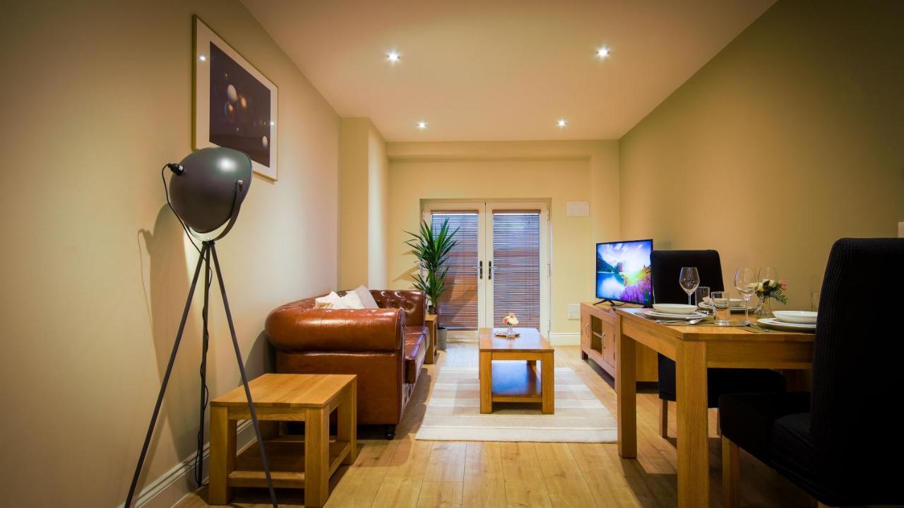 Superb City Center 1 Or 2 Bedroom Apts King Bed Саутгемптон Экстерьер фото