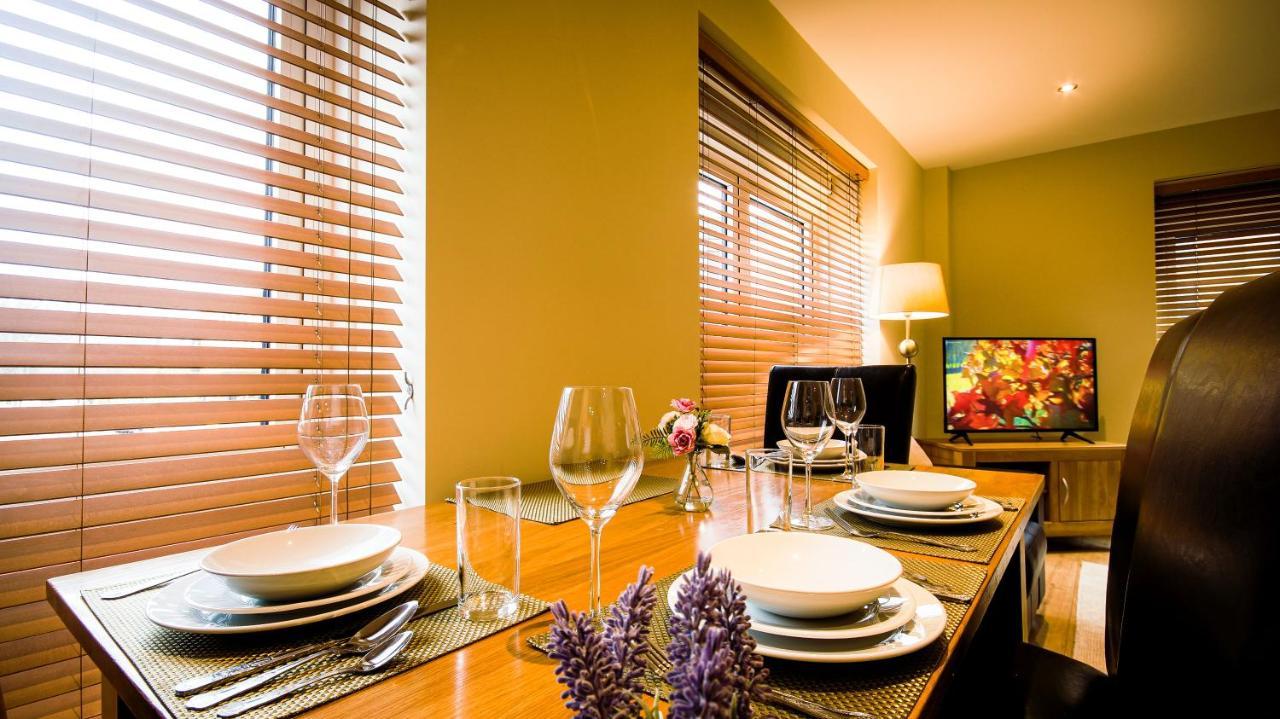 Superb City Center 1 Or 2 Bedroom Apts King Bed Саутгемптон Экстерьер фото