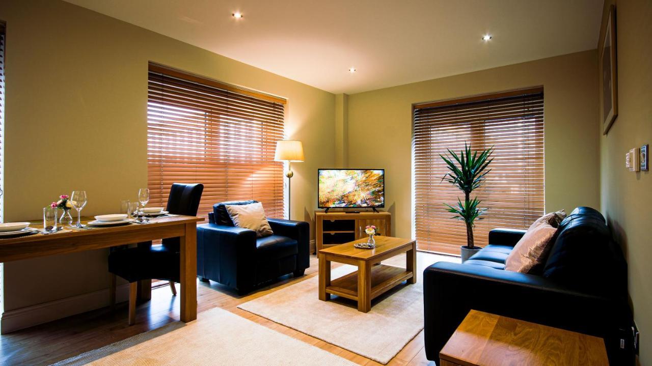Superb City Center 1 Or 2 Bedroom Apts King Bed Саутгемптон Экстерьер фото