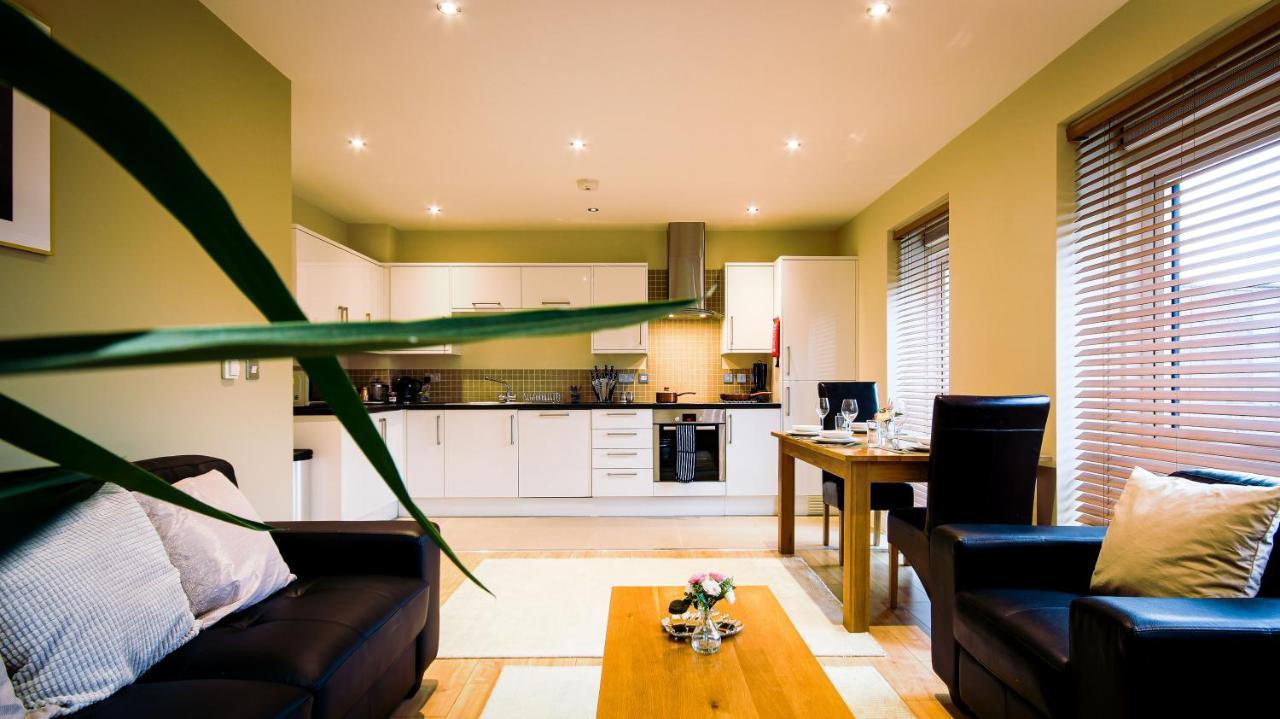 Superb City Center 1 Or 2 Bedroom Apts King Bed Саутгемптон Экстерьер фото