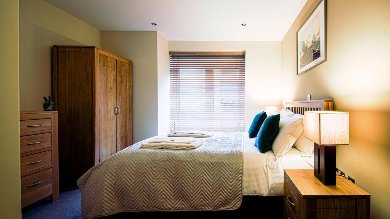 Superb City Center 1 Or 2 Bedroom Apts King Bed Саутгемптон Экстерьер фото
