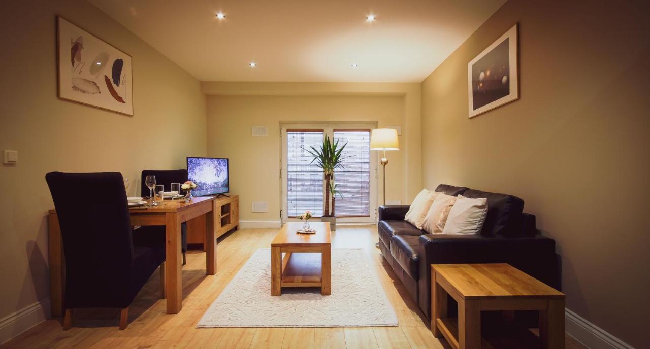 Superb City Center 1 Or 2 Bedroom Apts King Bed Саутгемптон Экстерьер фото