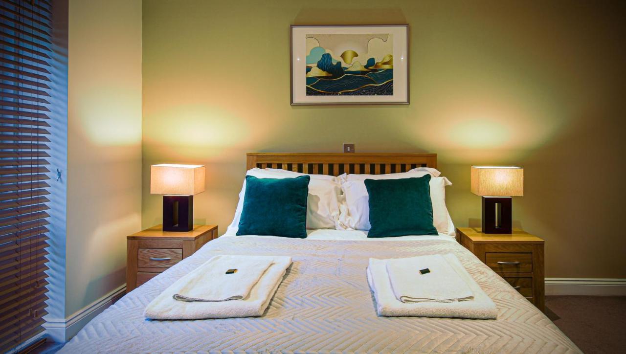 Superb City Center 1 Or 2 Bedroom Apts King Bed Саутгемптон Экстерьер фото