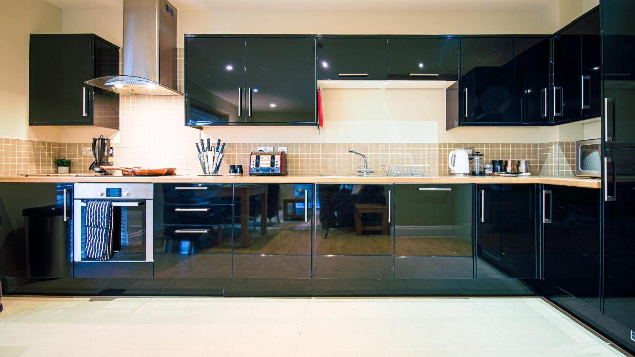 Superb City Center 1 Or 2 Bedroom Apts King Bed Саутгемптон Экстерьер фото