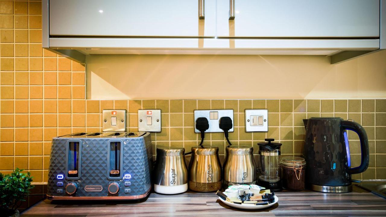 Superb City Center 1 Or 2 Bedroom Apts King Bed Саутгемптон Экстерьер фото